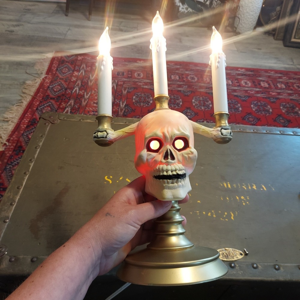 Vintage 1994 Trendmasters Halloween Skull Candelabra Electric Glowing Eyes 16in